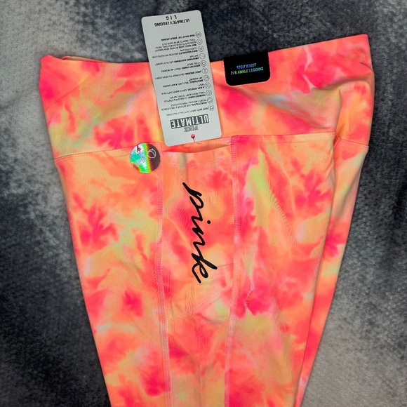 Victoria Secrets PINK Peach Bottom Ultimate Leggings - Picture 6 of 7